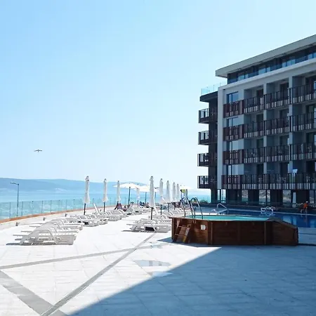 Paradiso 'в' 109 Large Cozy Daire *