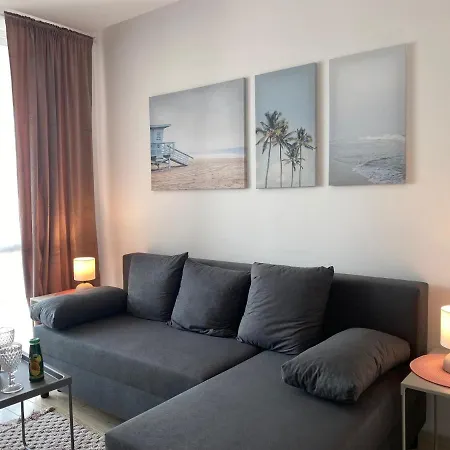 Paradiso 'в' 109 Large Cozy Daire *