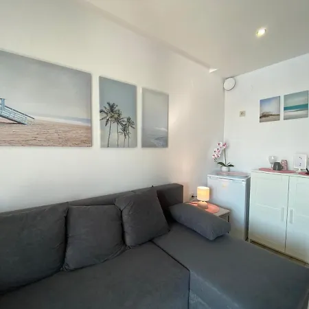 Paradiso 'в' 109 Large Cozy Daire *