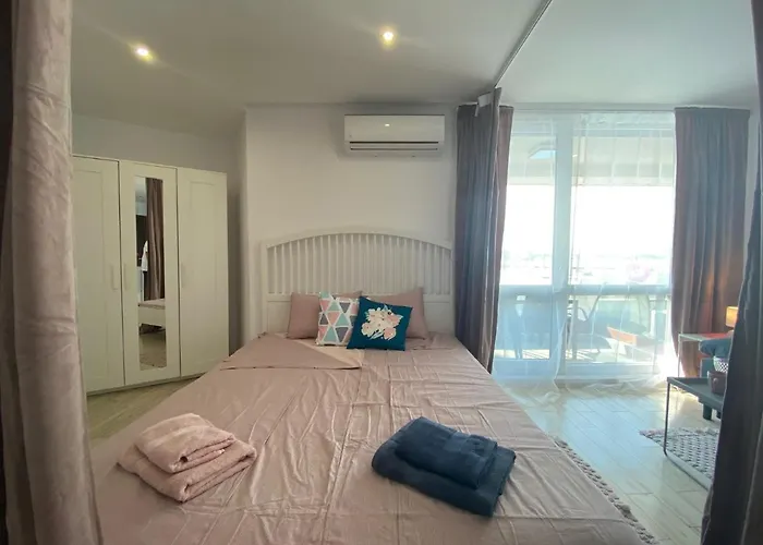 Paradiso 'в' 109 Large Cozy ネセバル